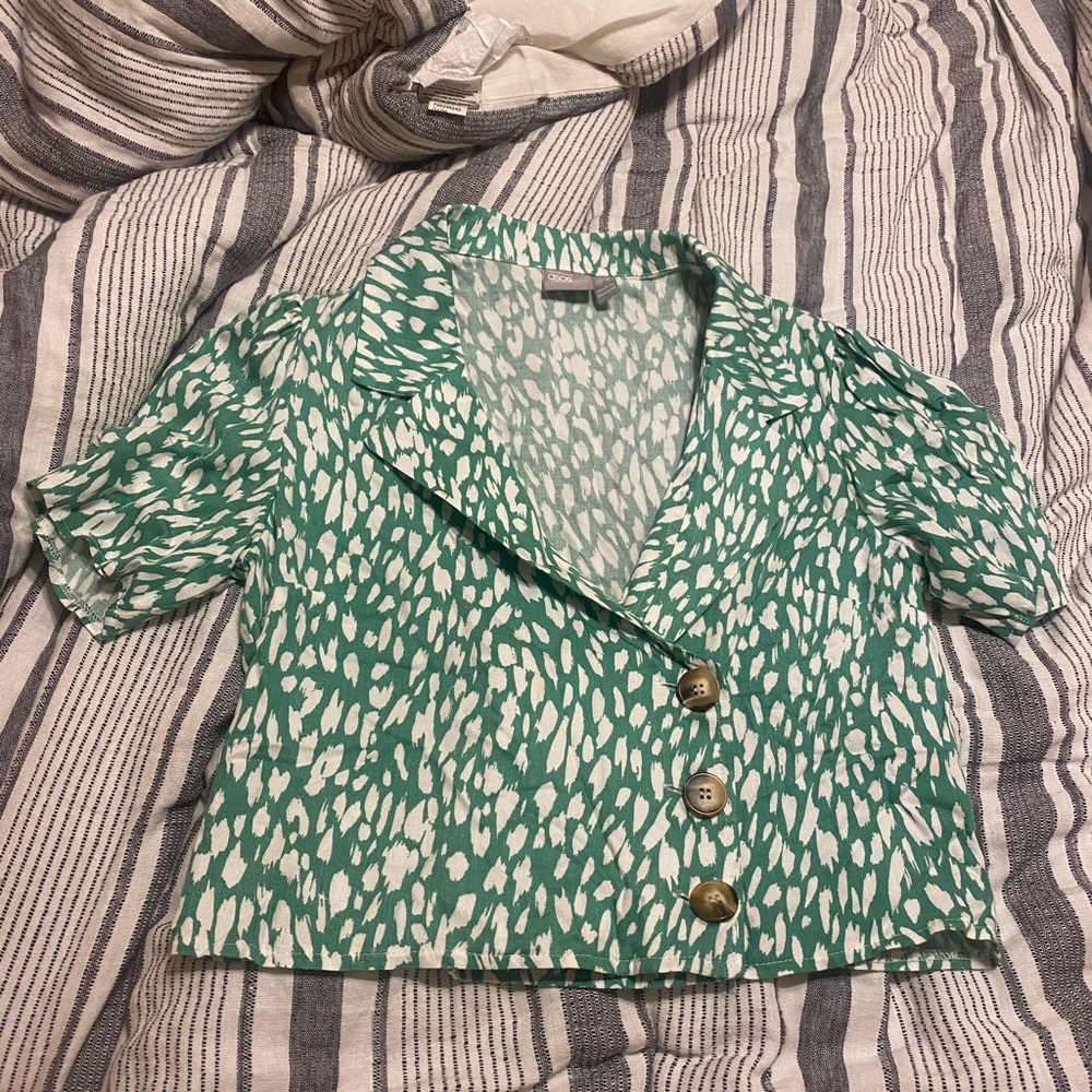 ASOS button down top! Size us 4